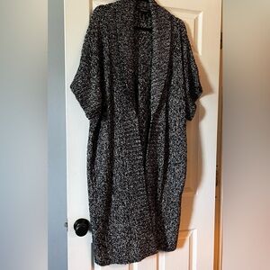 Long whbm sweater. Like new 🖤